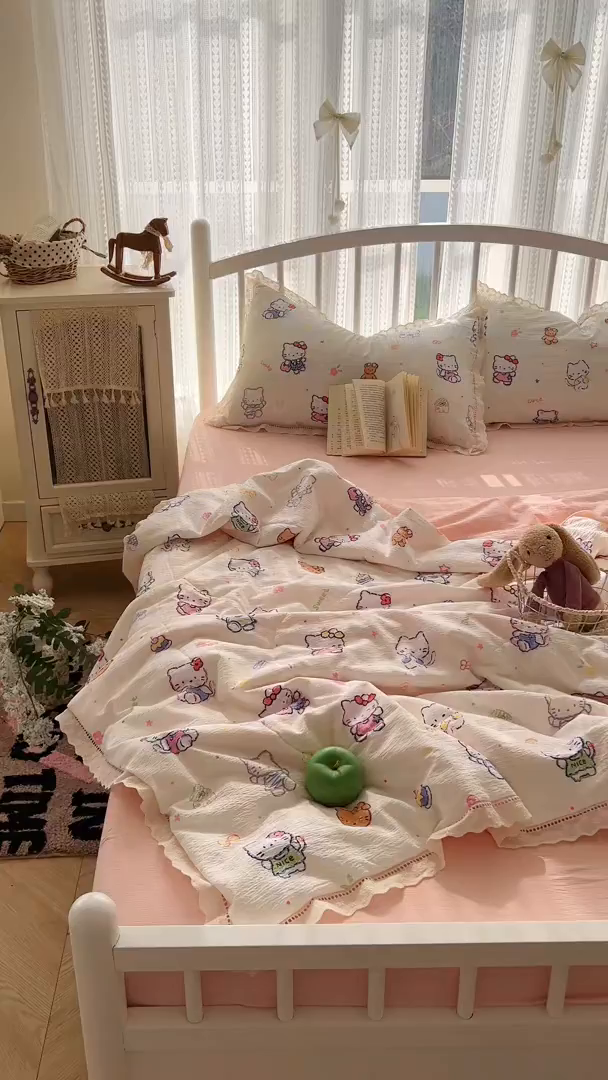 91家纺网 家纺一手货源 找家纺 港岛妹妹 2026新款镂空花边夏被 夏被四件套 泡芙小猫