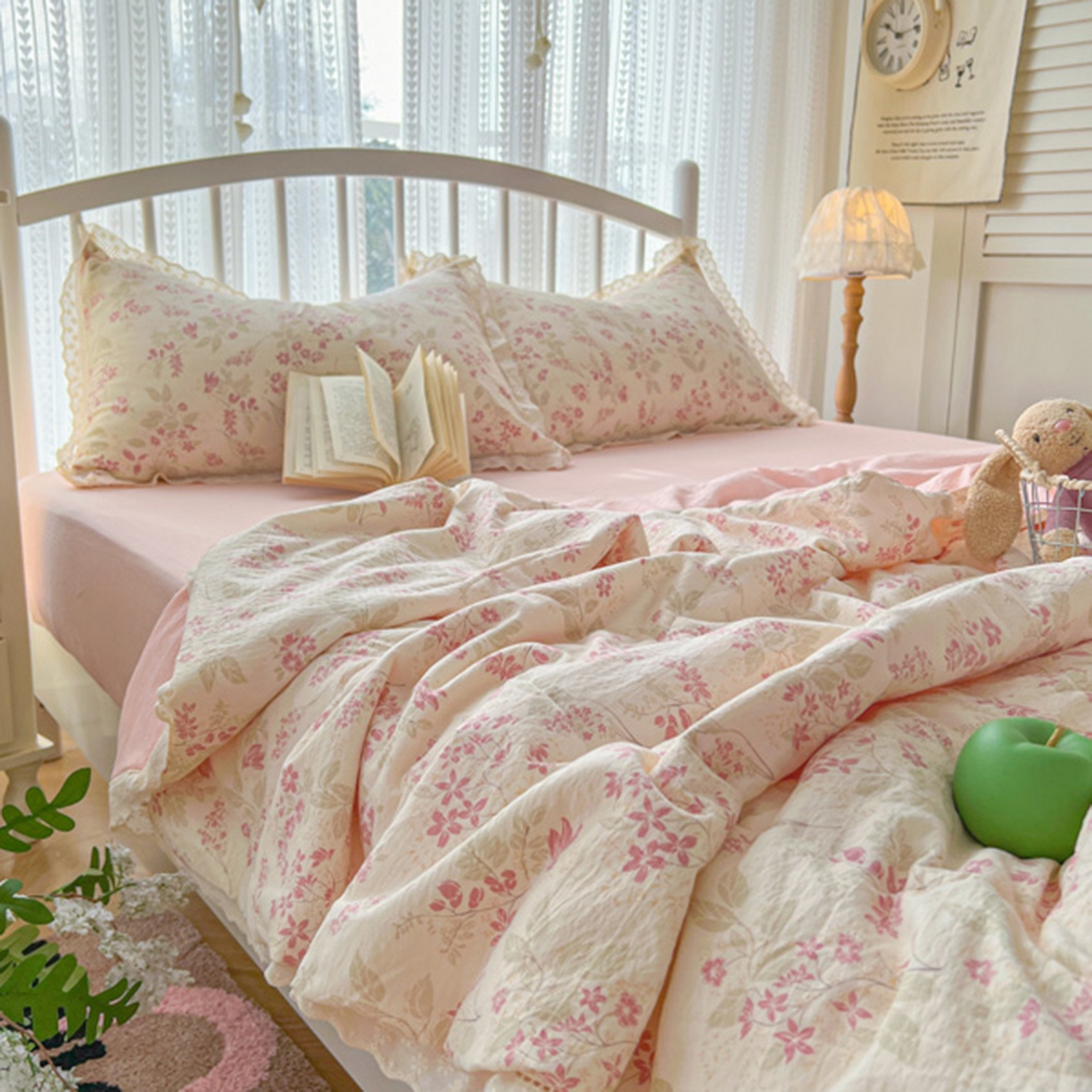 91家纺网 家纺一手货源 找家纺 港岛妹妹 2026新款镂空花边夏被 夏被四件套 浅茉樱藤