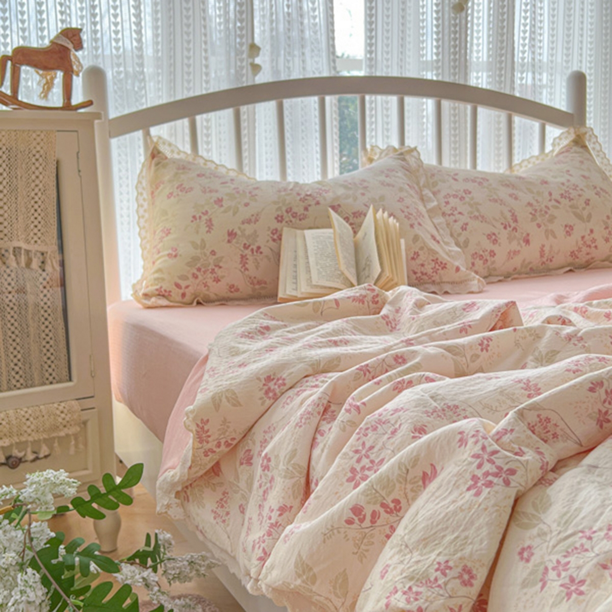 91家纺网 家纺一手货源 找家纺 港岛妹妹 2026新款镂空花边夏被 夏被四件套 浅茉樱藤