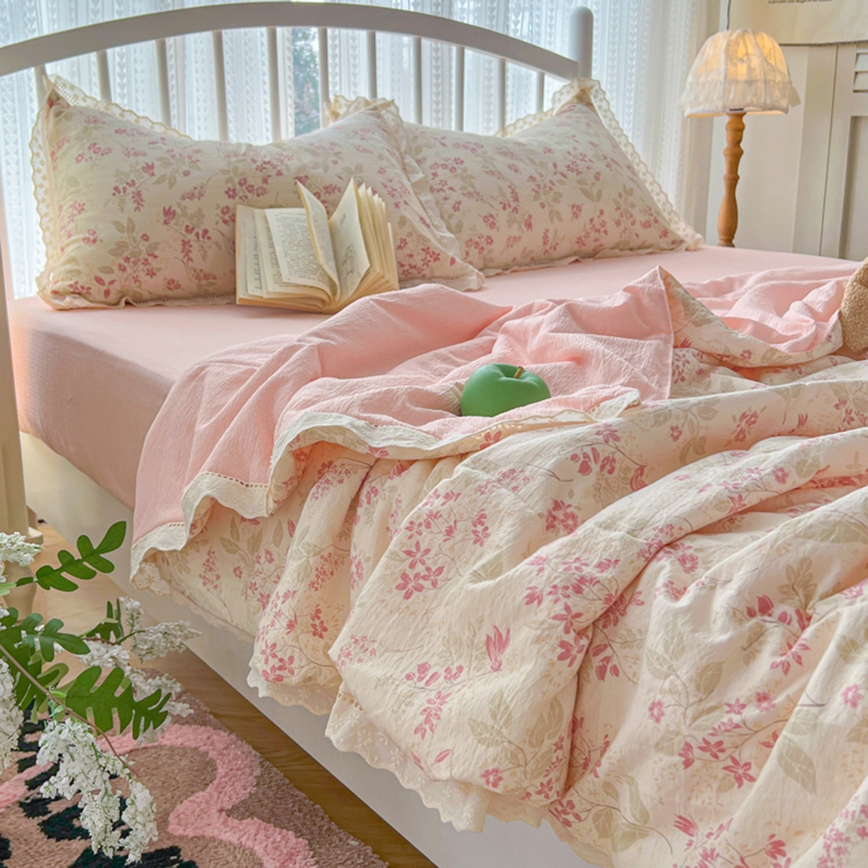 91家纺网 家纺一手货源 找家纺 港岛妹妹 2026新款镂空花边夏被 夏被四件套 浅茉樱藤