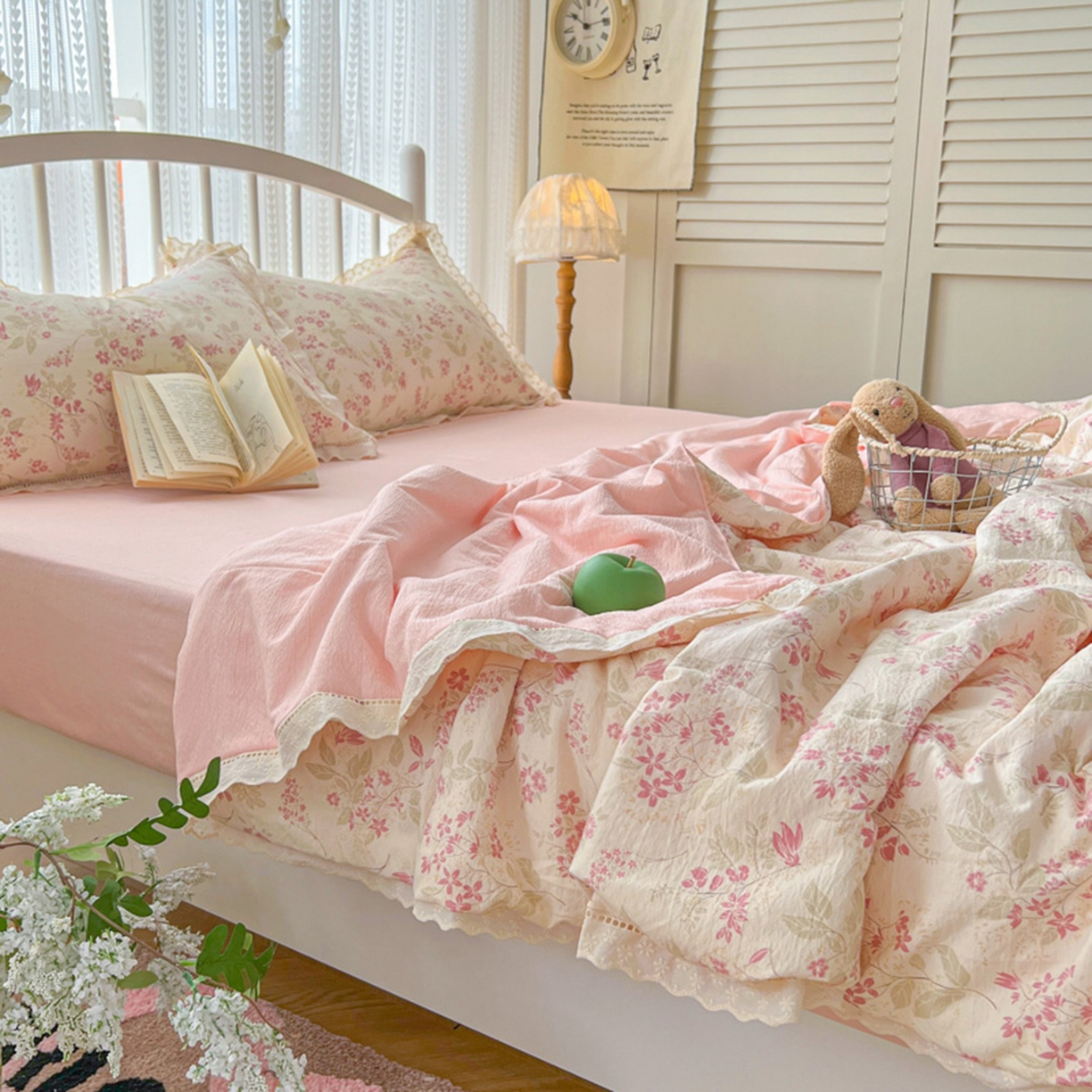 91家纺网 家纺一手货源 找家纺 港岛妹妹 2026新款镂空花边夏被 夏被四件套 浅茉樱藤