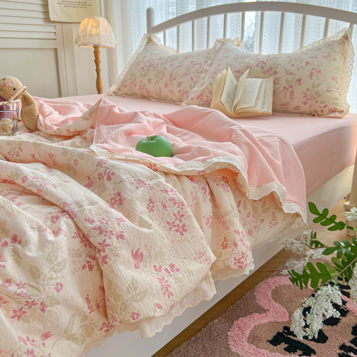 91家纺网 家纺一手货源 找家纺 港岛妹妹 2026新款镂空花边夏被 夏被四件套 浅茉樱藤