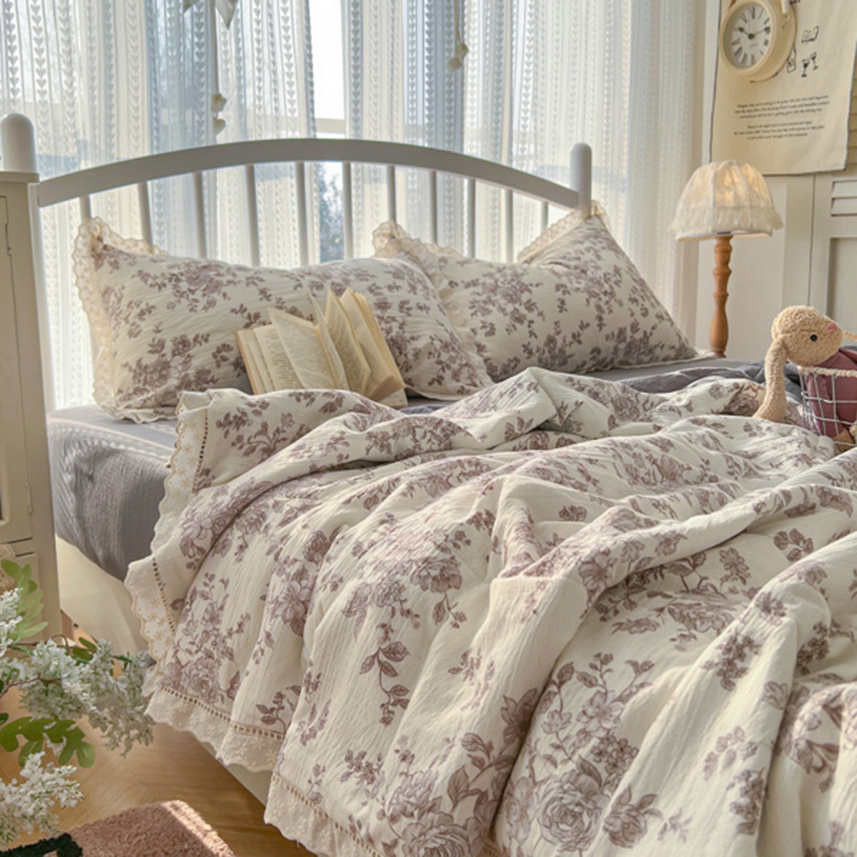 91家纺网 家纺一手货源 找家纺 港岛妹妹 2026新款镂空花边夏被 夏被四件套 沁雪蔷薇