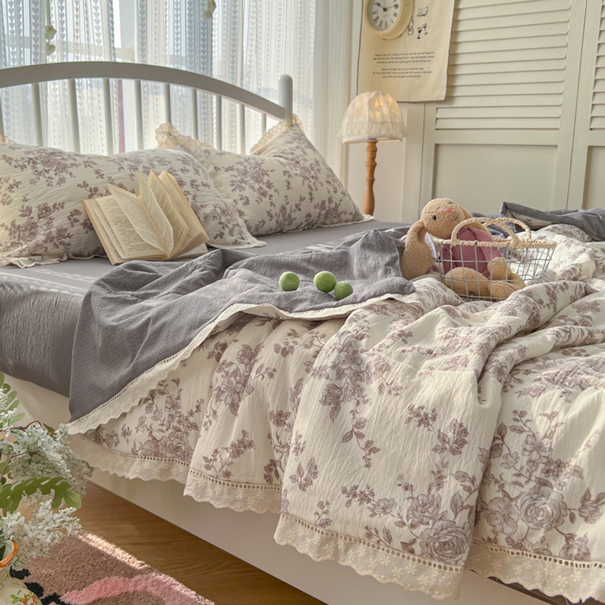 91家纺网 家纺一手货源 找家纺 港岛妹妹 2026新款镂空花边夏被 夏被四件套 沁雪蔷薇