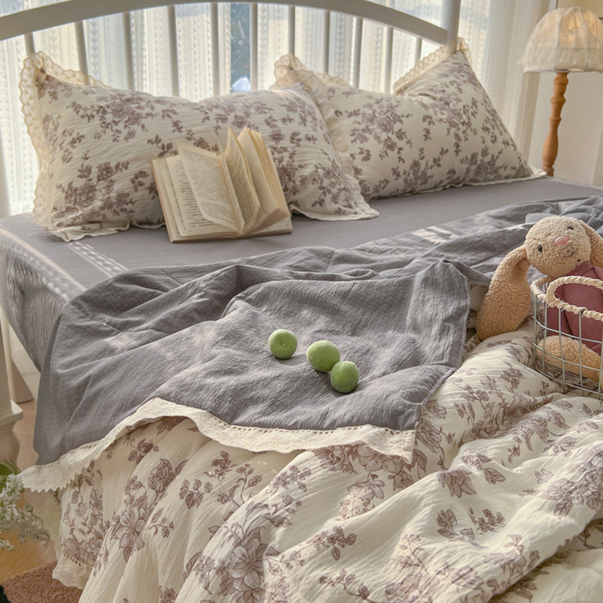 91家纺网 家纺一手货源 找家纺 港岛妹妹 2026新款镂空花边夏被 夏被四件套 沁雪蔷薇