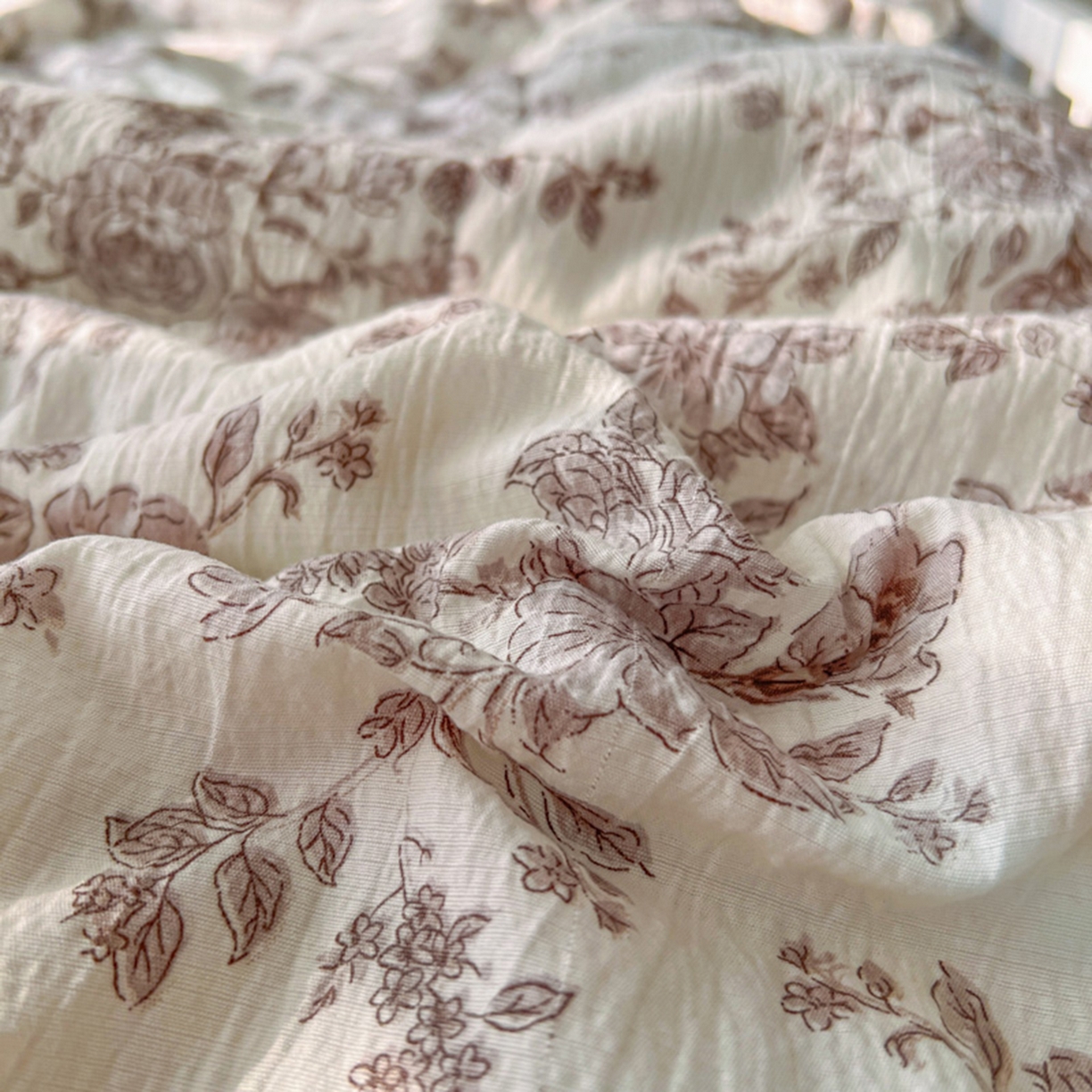 91家纺网 家纺一手货源 找家纺 港岛妹妹 2026新款镂空花边夏被 夏被四件套 沁雪蔷薇