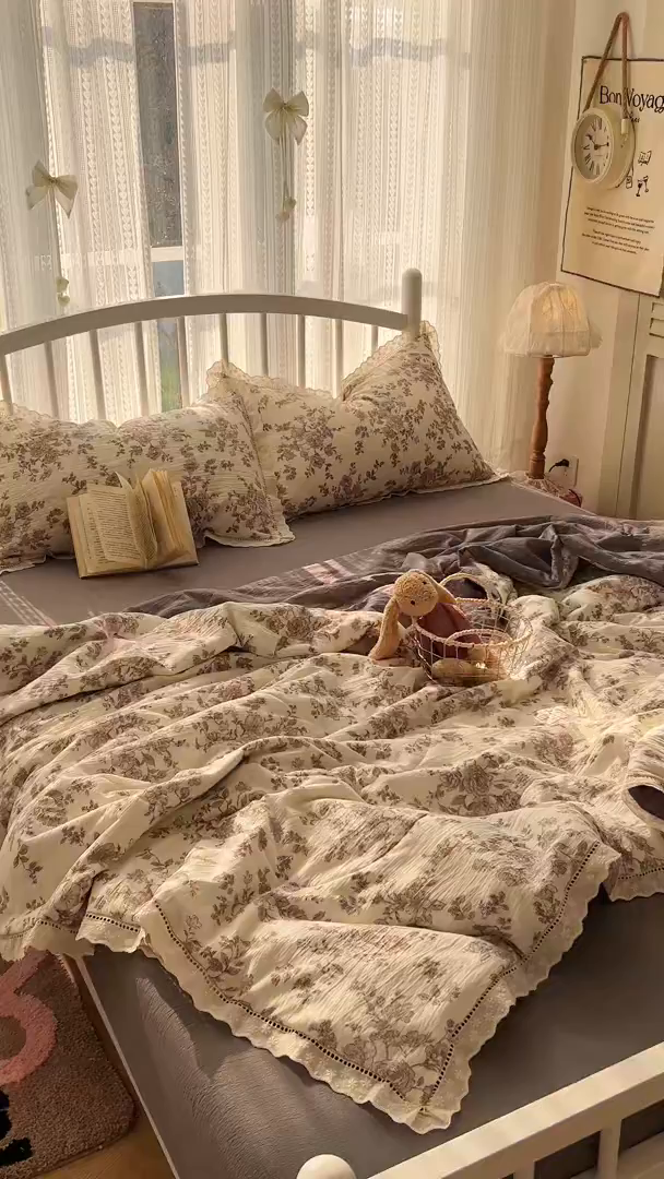 91家纺网 家纺一手货源 找家纺 港岛妹妹 2026新款镂空花边夏被 夏被四件套 沁雪蔷薇