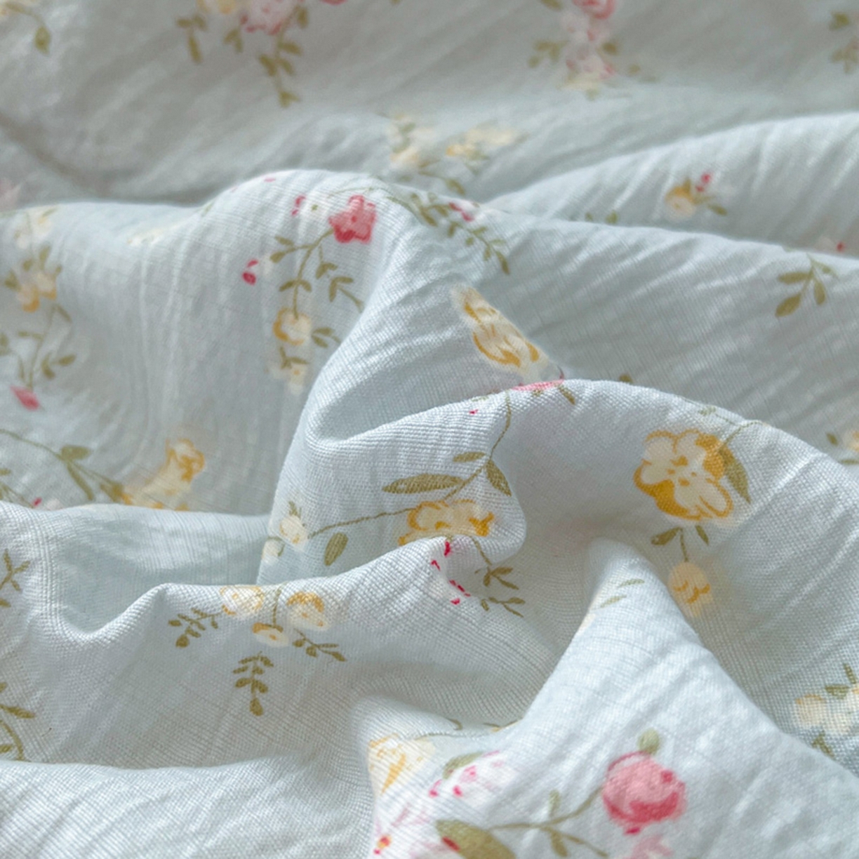 91家纺网 家纺一手货源 找家纺 港岛妹妹 2026新款镂空花边夏被 夏被四件套 晴空微澜