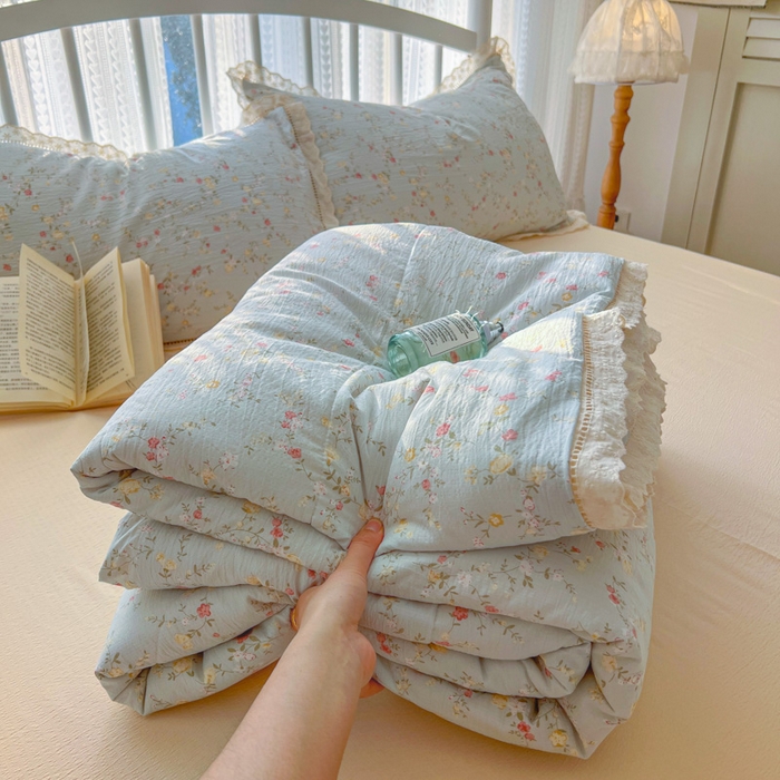 91家纺网 家纺一手货源 找家纺 港岛妹妹 2026新款镂空花边夏被 夏被四件套 晴空微澜