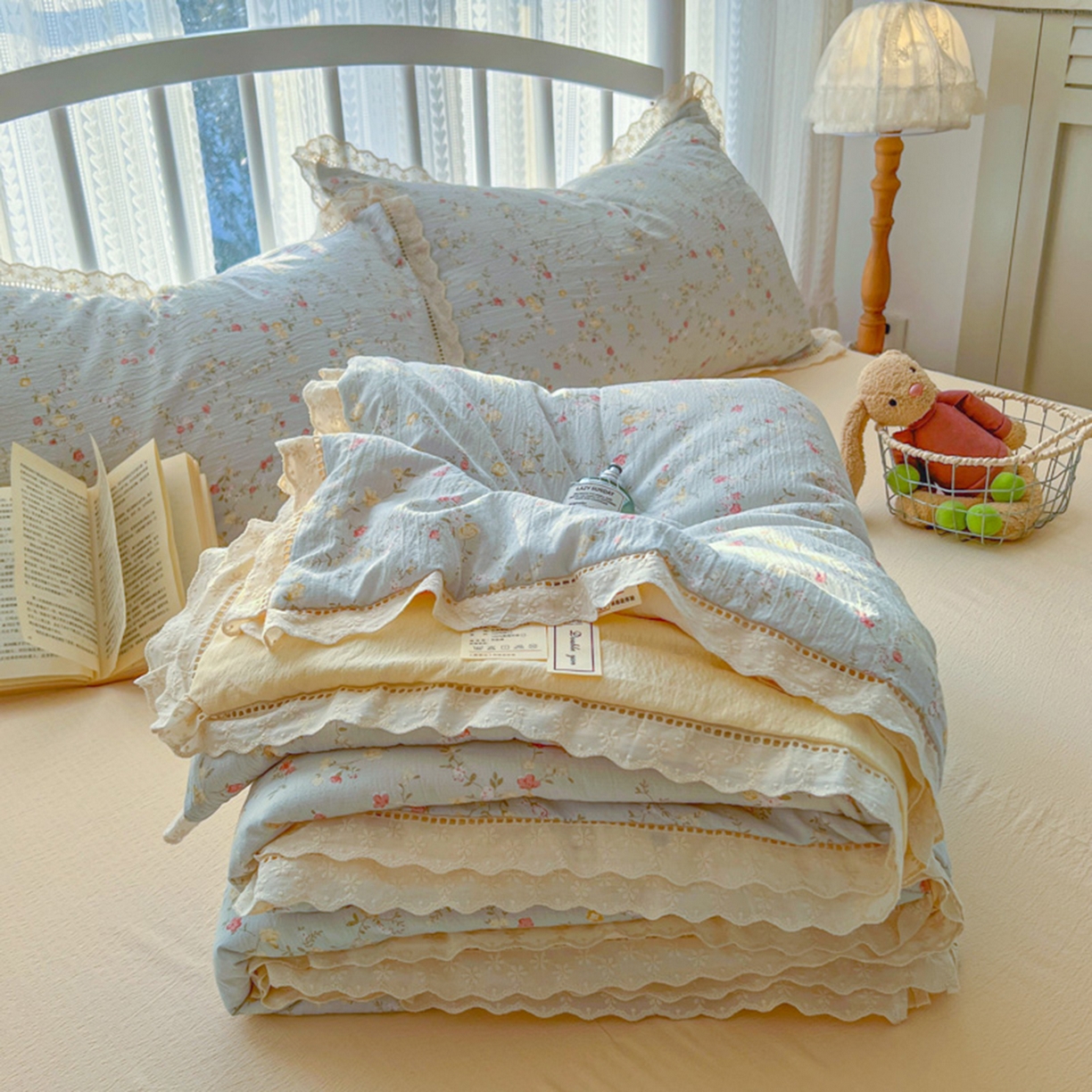 91家纺网 家纺一手货源 找家纺 港岛妹妹 2026新款镂空花边夏被 夏被四件套 晴空微澜