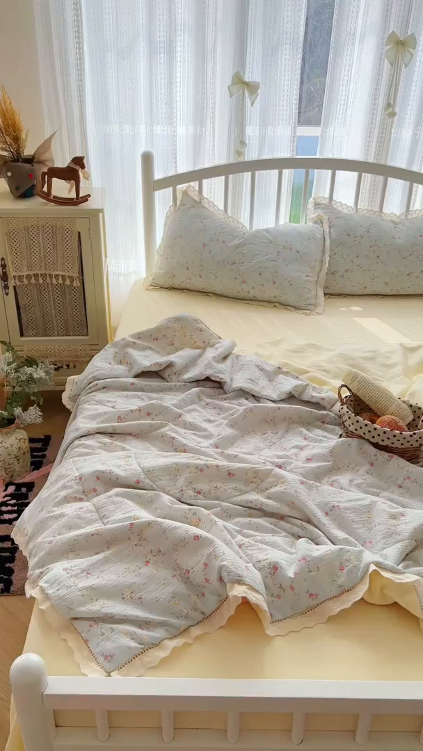 91家纺网 家纺一手货源 找家纺 港岛妹妹 2026新款镂空花边夏被 夏被四件套 晴空微澜