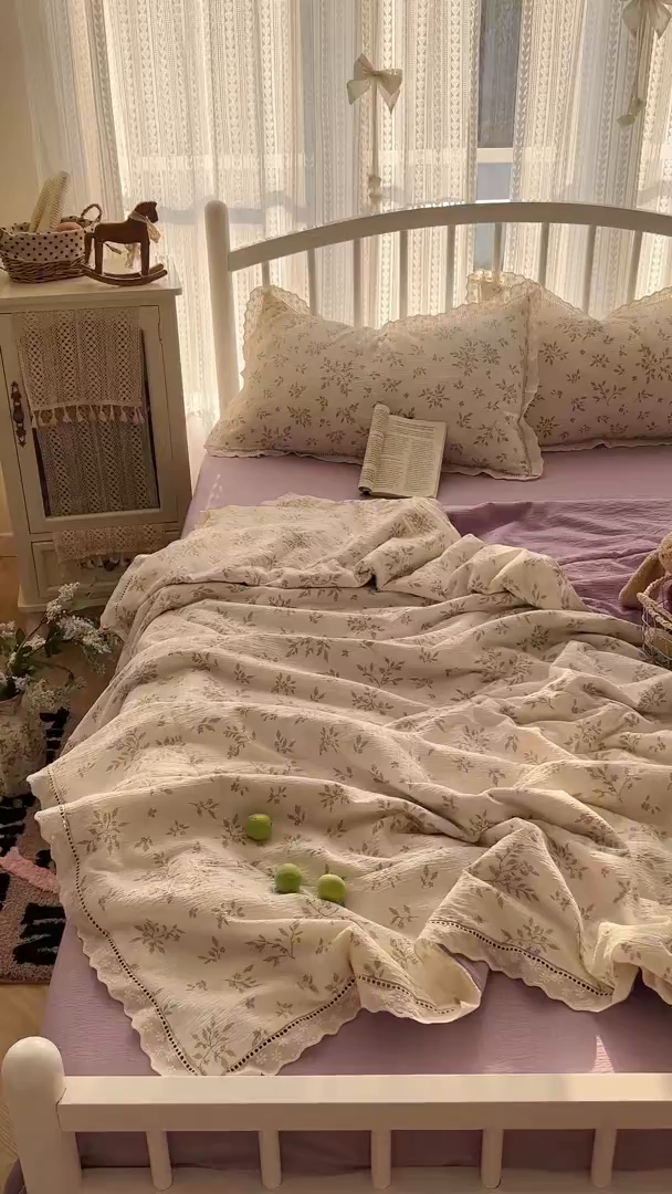 91家纺网 家纺一手货源 找家纺 港岛妹妹 2026新款镂空花边夏被 夏被四件套 散漫春色