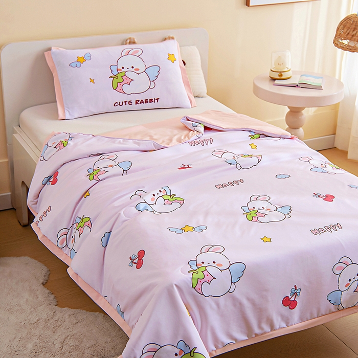 91家纺网 家纺一手货源 找家纺 御棉坊2026新款A类锦氨数码印花圆网蚕丝儿童夏凉被幼儿园午睡被宝宝夏季空调被薄被子 锦氨-草莓兔精灵