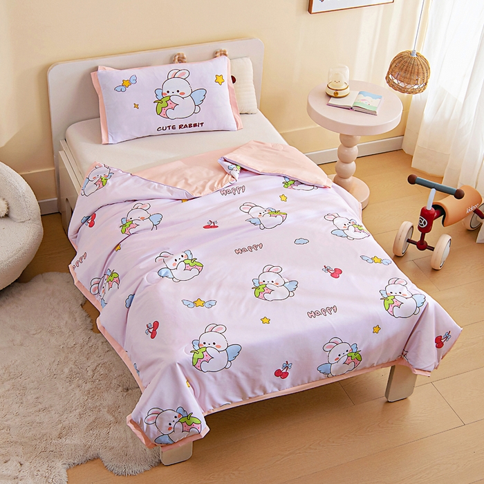 91家纺网 家纺一手货源 找家纺 御棉坊2026新款A类锦氨数码印花圆网蚕丝儿童夏凉被幼儿园午睡被宝宝夏季空调被薄被子 锦氨-草莓兔精灵