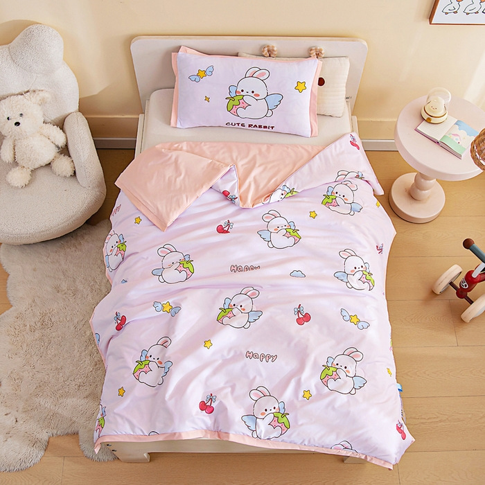 91家纺网 家纺一手货源 找家纺 御棉坊2026新款A类锦氨数码印花圆网蚕丝儿童夏凉被幼儿园午睡被宝宝夏季空调被薄被子 锦氨-草莓兔精灵