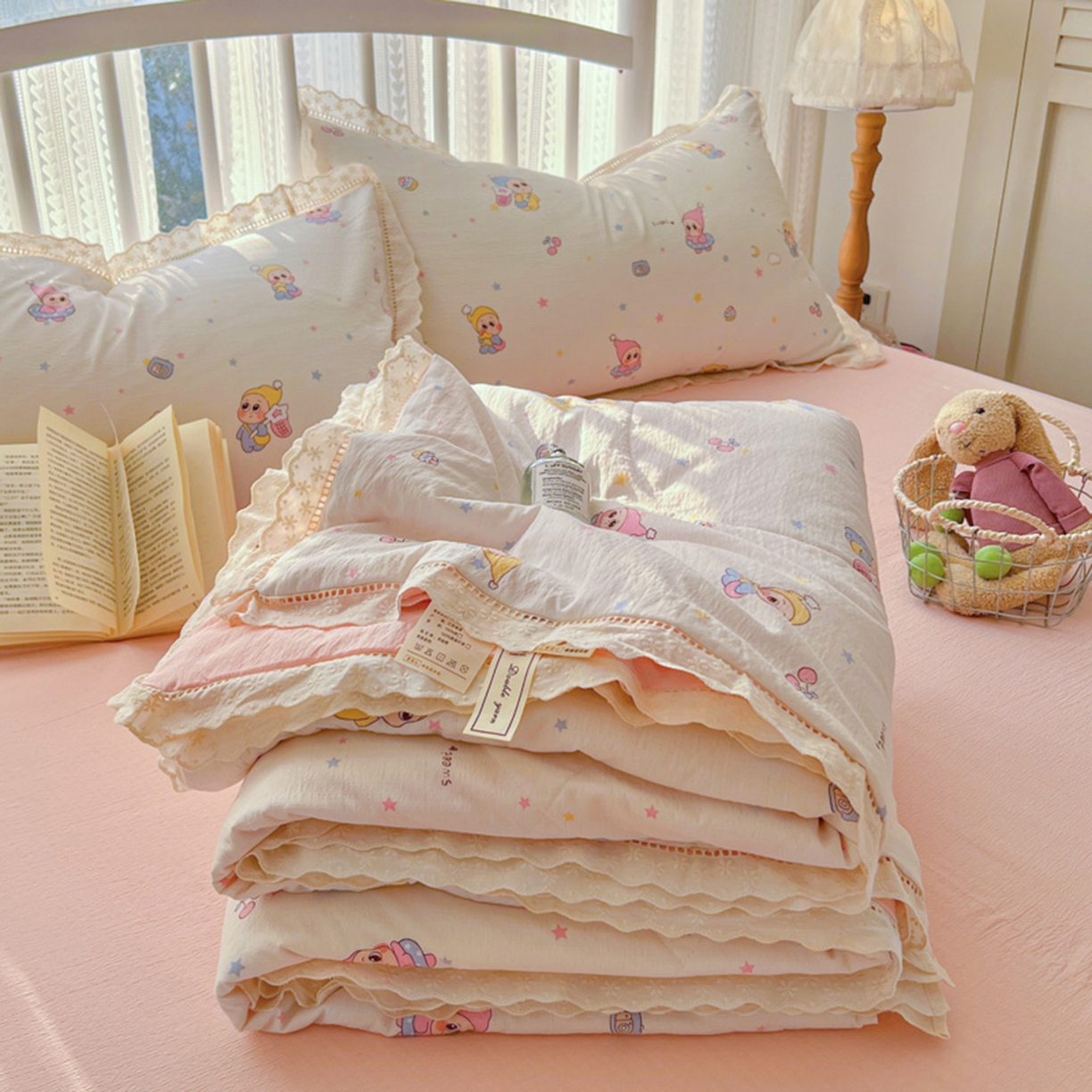 91家纺网 家纺一手货源 找家纺 港岛妹妹 2026新款镂空花边夏被 夏被四件套 糖果星星人