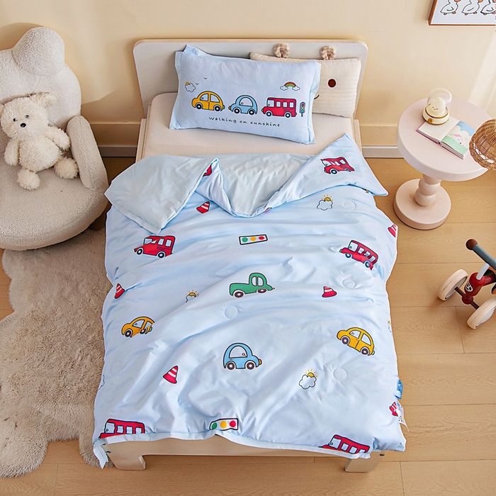 91家纺网 家纺一手货源 找家纺 御棉坊2026新款A类锦氨数码印花圆网蚕丝儿童夏凉被幼儿园午睡被宝宝夏季空调被薄被子 锦氨-多彩小车