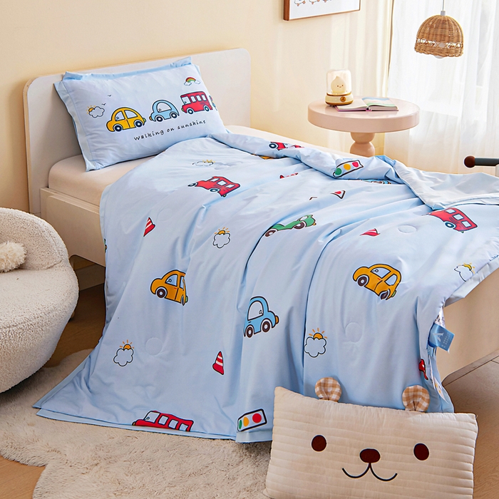 91家纺网 家纺一手货源 找家纺 御棉坊2026新款A类锦氨数码印花圆网蚕丝儿童夏凉被幼儿园午睡被宝宝夏季空调被薄被子 锦氨-多彩小车