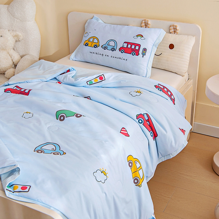 91家纺网 家纺一手货源 找家纺 御棉坊2026新款A类锦氨数码印花圆网蚕丝儿童夏凉被幼儿园午睡被宝宝夏季空调被薄被子 锦氨-多彩小车