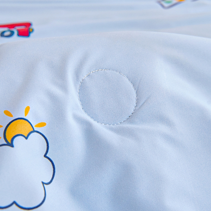 91家纺网 家纺一手货源 找家纺 御棉坊2026新款A类锦氨数码印花圆网蚕丝儿童夏凉被幼儿园午睡被宝宝夏季空调被薄被子 锦氨-多彩小车