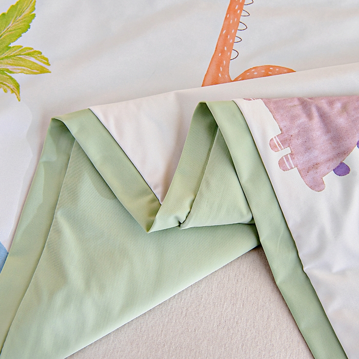 91家纺网 家纺一手货源 找家纺 御棉坊2026新款A类锦氨数码印花圆网蚕丝儿童夏凉被幼儿园午睡被宝宝夏季空调被薄被子 锦氨-海岸村绿