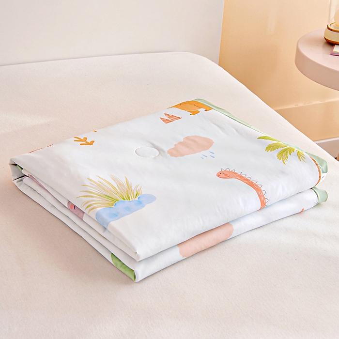 91家纺网 家纺一手货源 找家纺 御棉坊2026新款A类锦氨数码印花圆网蚕丝儿童夏凉被幼儿园午睡被宝宝夏季空调被薄被子 锦氨-海岸村绿