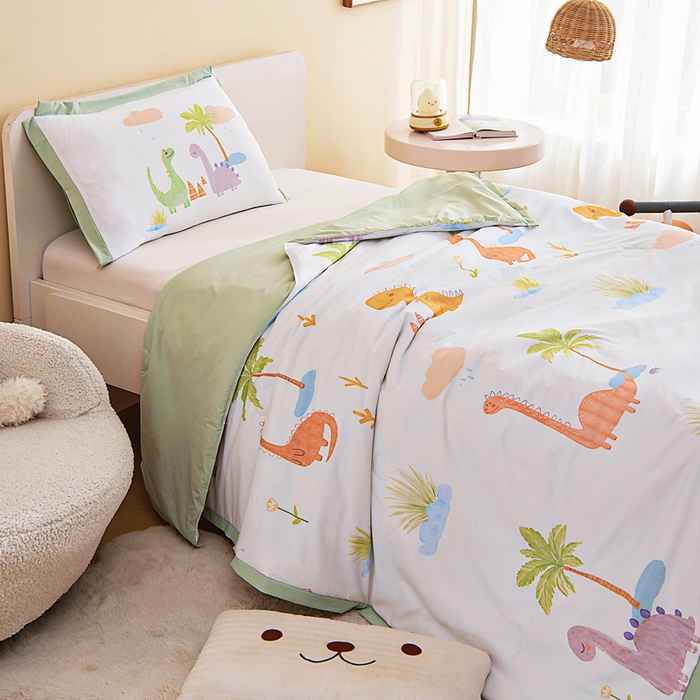 91家纺网 家纺一手货源 找家纺 御棉坊2026新款A类锦氨数码印花圆网蚕丝儿童夏凉被幼儿园午睡被宝宝夏季空调被薄被子 锦氨-海岸村绿