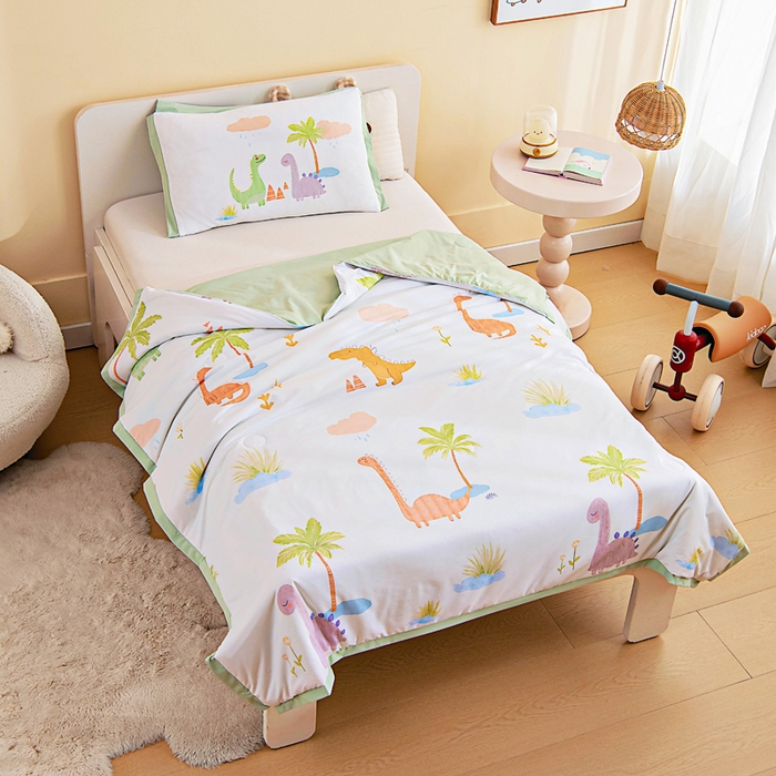 91家纺网 家纺一手货源 找家纺 御棉坊2026新款A类锦氨数码印花圆网蚕丝儿童夏凉被幼儿园午睡被宝宝夏季空调被薄被子 锦氨-海岸村绿