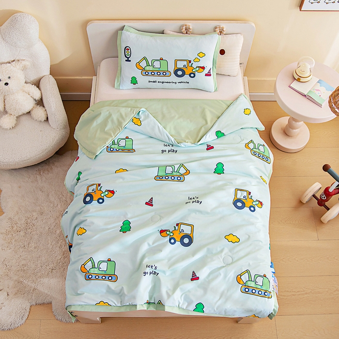 91家纺网 家纺一手货源 找家纺 御棉坊2026新款A类锦氨数码印花圆网蚕丝儿童夏凉被幼儿园午睡被宝宝夏季空调被薄被子 锦氨-森林工程队