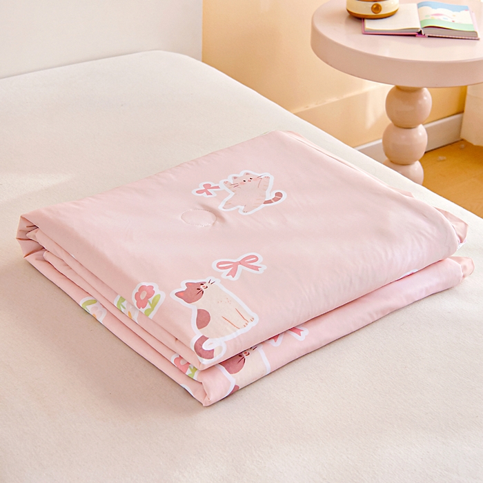 91家纺网 家纺一手货源 找家纺 御棉坊2026新款A类锦氨数码印花圆网蚕丝儿童夏凉被幼儿园午睡被宝宝夏季空调被薄被子 锦氨-小花猫