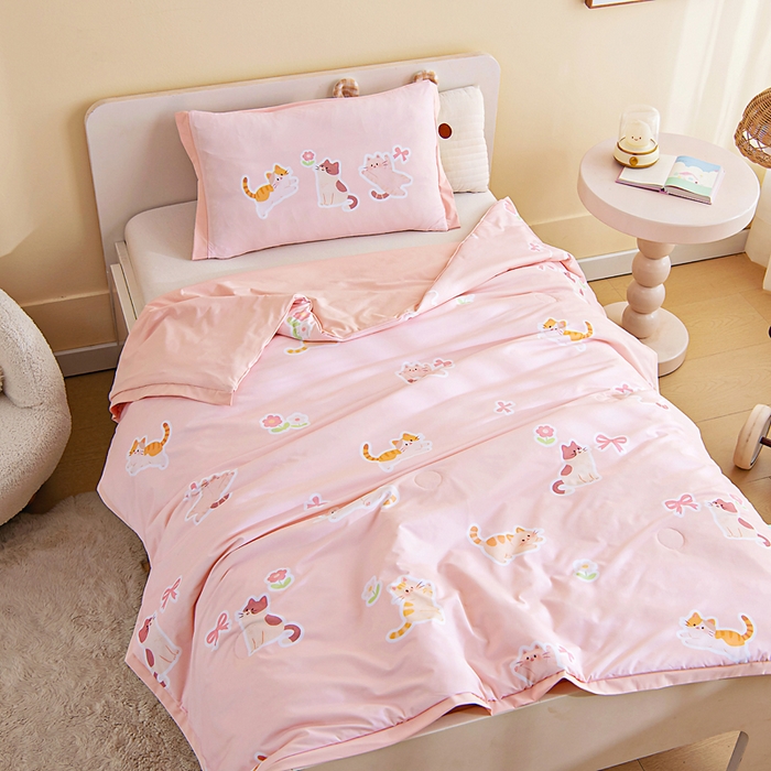 91家纺网 家纺一手货源 找家纺 御棉坊2026新款A类锦氨数码印花圆网蚕丝儿童夏凉被幼儿园午睡被宝宝夏季空调被薄被子 锦氨-小花猫