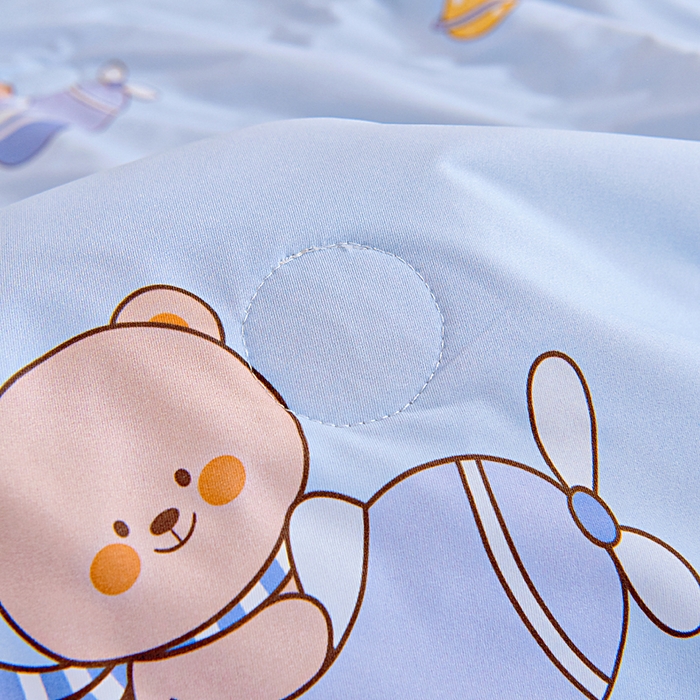91家纺网 家纺一手货源 找家纺 御棉坊2026新款A类锦氨数码印花圆网蚕丝儿童夏凉被幼儿园午睡被宝宝夏季空调被薄被子 锦氨-小熊飞行员