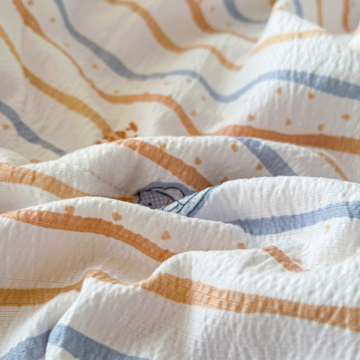 91家纺网 家纺一手货源 找家纺 港岛妹妹 2026新款镂空花边夏被 夏被四件套 小木马