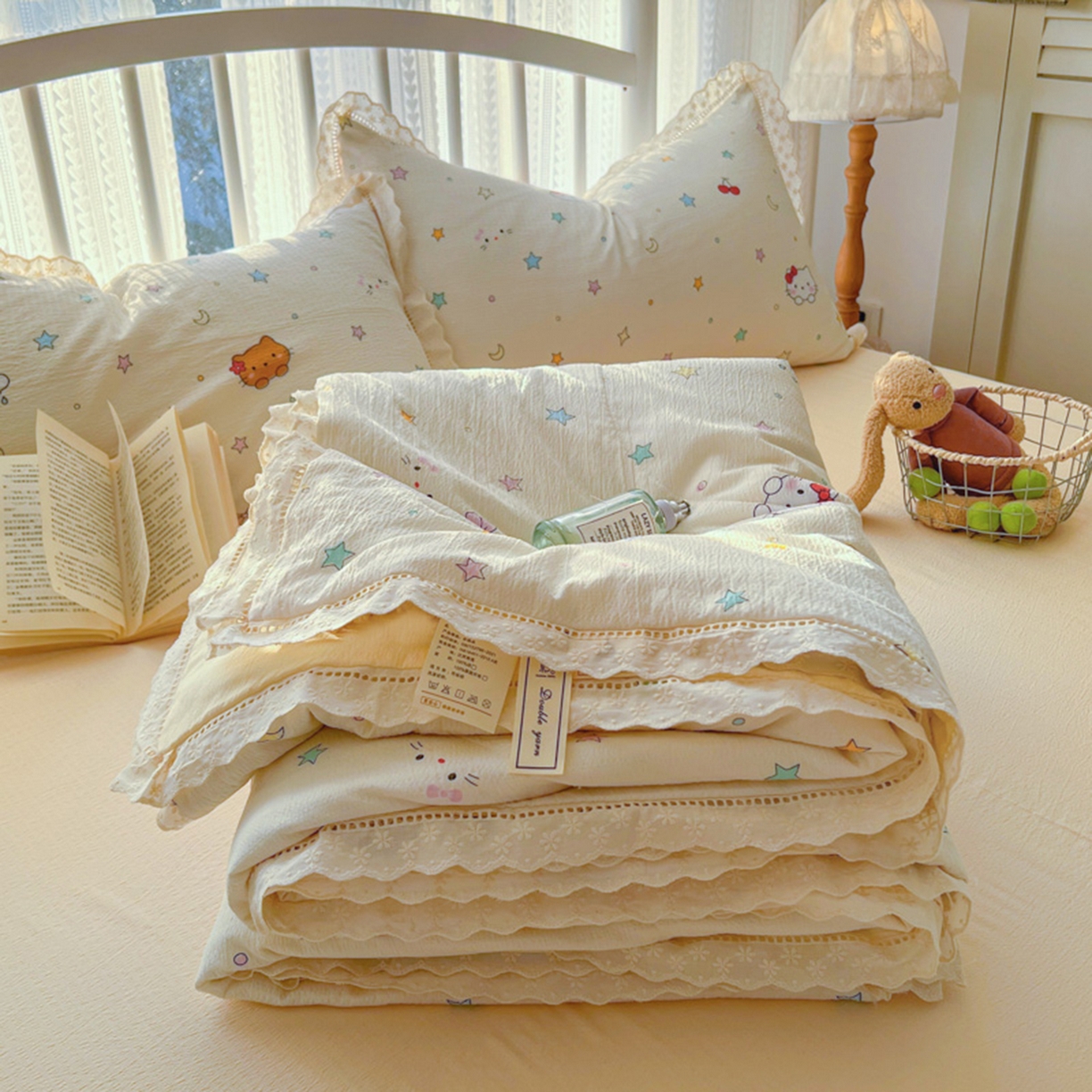 91家纺网 家纺一手货源 找家纺 港岛妹妹 2026新款镂空花边夏被 夏被四件套 星星kt