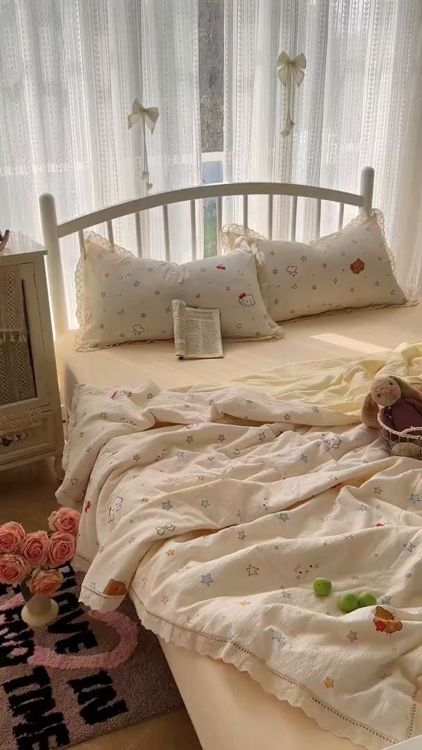 91家纺网 家纺一手货源 找家纺 港岛妹妹 2026新款镂空花边夏被 夏被四件套 星星kt