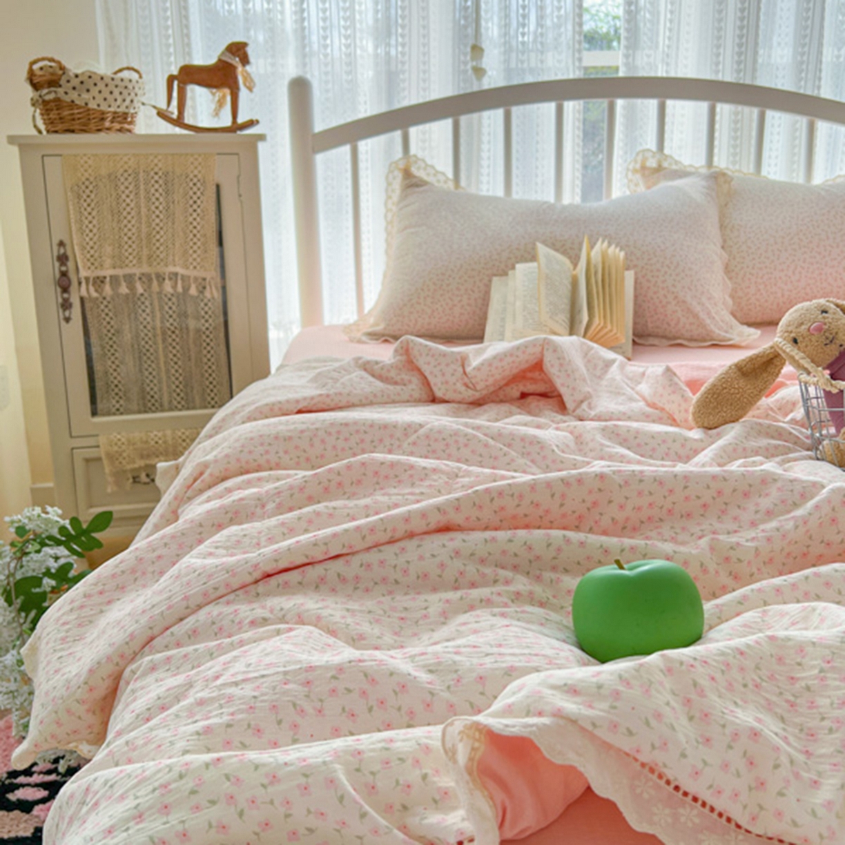 91家纺网 家纺一手货源 找家纺 港岛妹妹 2026新款镂空花边夏被 夏被四件套 纸短情长