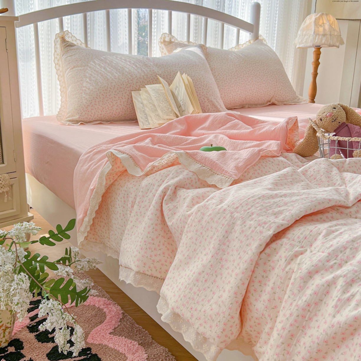 91家纺网 家纺一手货源 找家纺 港岛妹妹 2026新款镂空花边夏被 夏被四件套 纸短情长