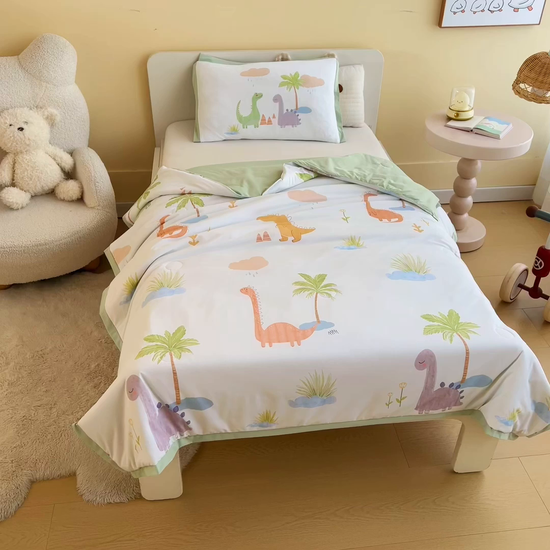 91家纺网 家纺一手货源 找家纺 御棉坊2026新款A类锦氨数码印花圆网蚕丝儿童夏凉被幼儿园午睡被宝宝夏季空调被薄被子 锦氨-海岸村绿