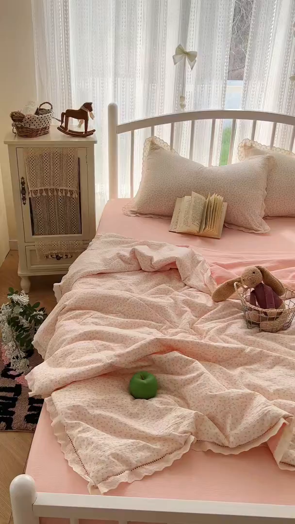 91家纺网 家纺一手货源 找家纺 港岛妹妹 2026新款镂空花边夏被 夏被四件套 纸短情长