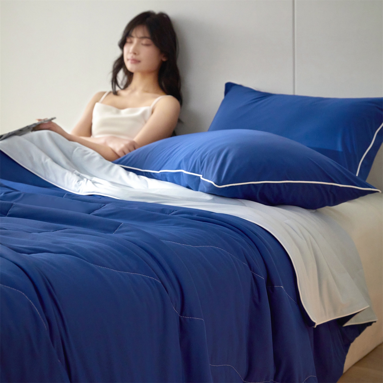 91家纺网 家纺一手货源 找家纺 2026头等舱 新款锦氨（165克）Pro5.0版凉感A类21莱赛尔大豆夏被配包装 深蓝浅蓝