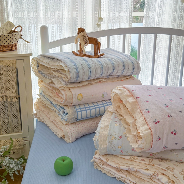 91家纺网 家纺一手货源 找家纺 港岛妹妹 2026新款镂空花边夏被 夏被四件套 组合两张