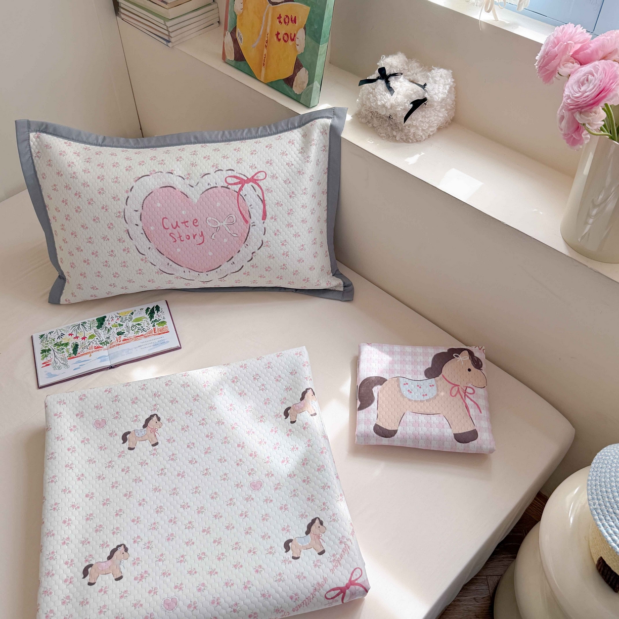 91家纺网 家纺一手货源 找家纺 Sweet dreams甜梦 2026新款数码印花大板凉感豆豆席 爱心小马