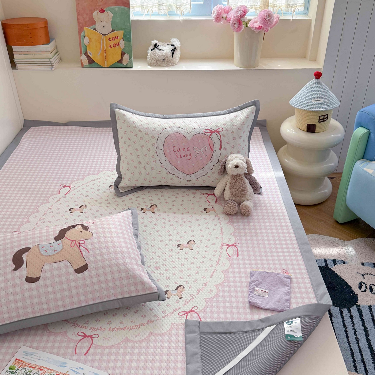 91家纺网 家纺一手货源 找家纺 Sweet dreams甜梦 2026新款数码印花大板凉感豆豆席 爱心小马