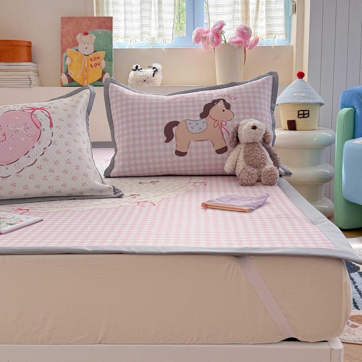 91家纺网 家纺一手货源 找家纺 Sweet dreams甜梦 2026新款数码印花大板凉感豆豆席 爱心小马