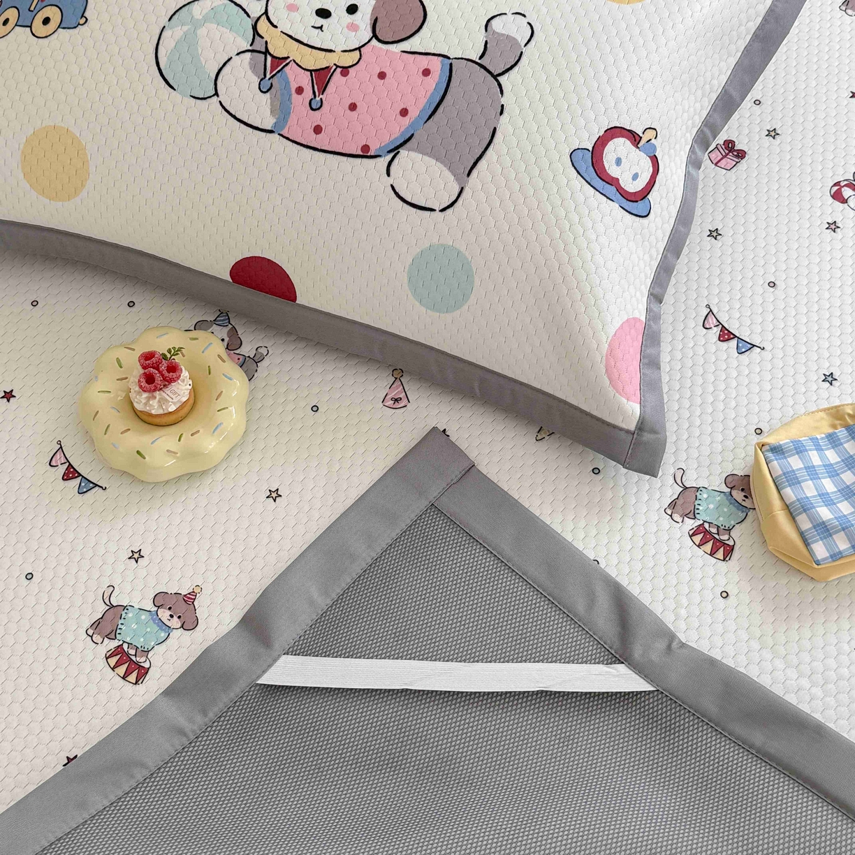 91家纺网 家纺一手货源 找家纺 Sweet dreams甜梦 2026新款数码印花大板凉感豆豆席 狗狗的游乐园