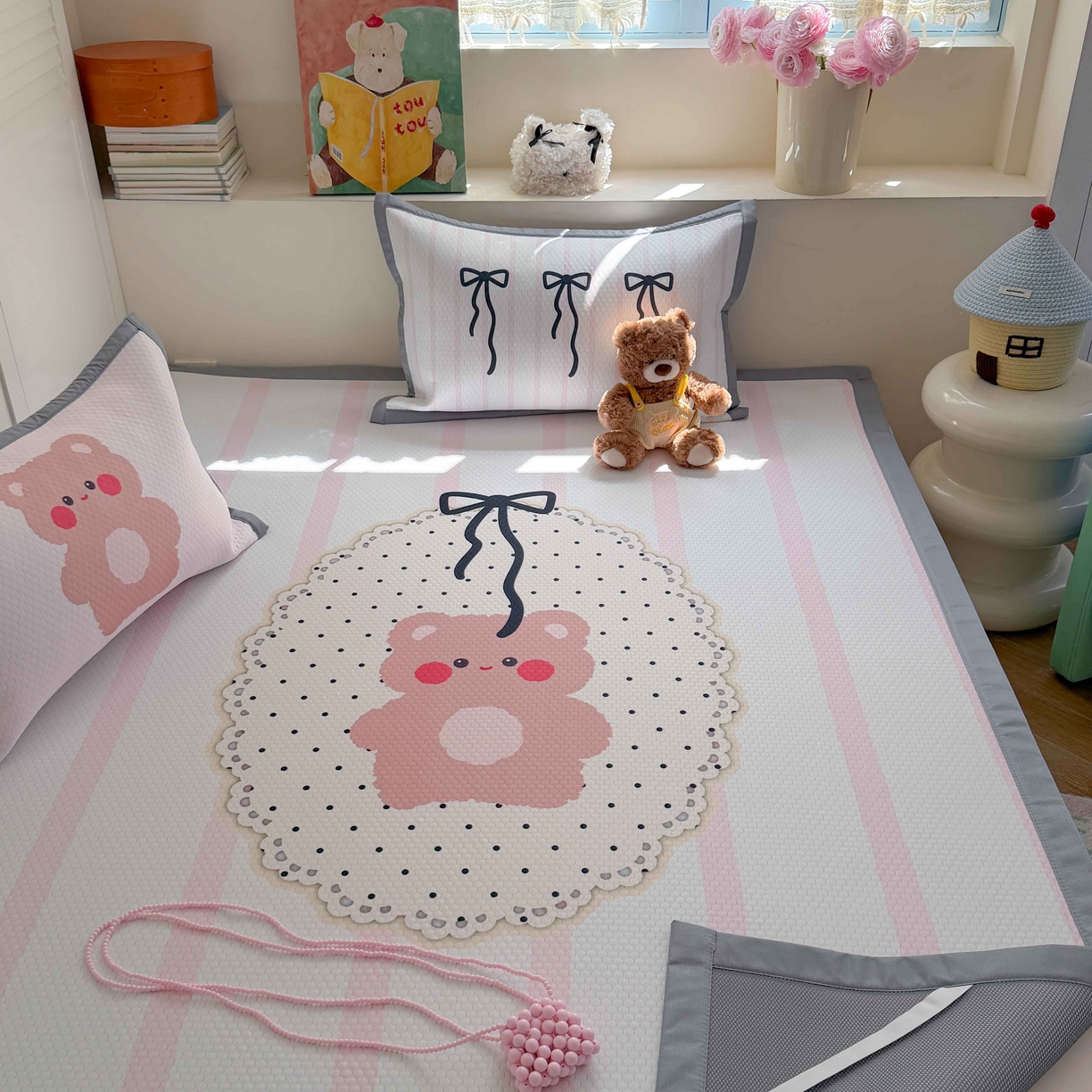 91家纺网 家纺一手货源 找家纺 Sweet dreams甜梦 2026新款数码印花大板凉感豆豆席 蝴蝶结小熊