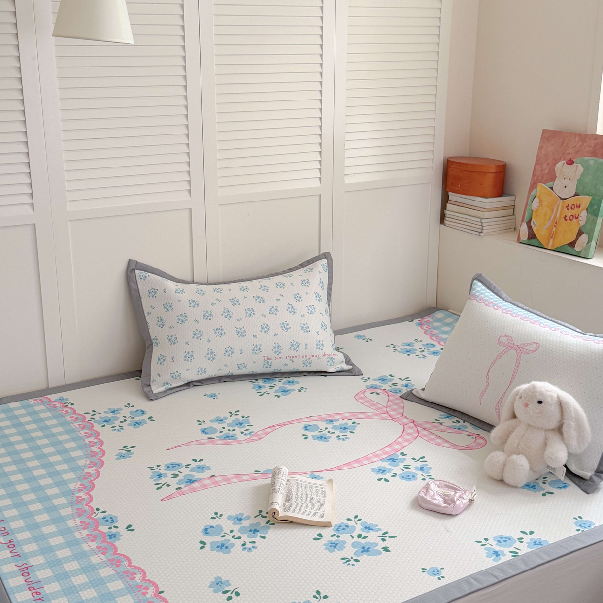 91家纺网 家纺一手货源 找家纺 Sweet dreams甜梦 2026新款数码印花大板凉感豆豆席 花花蝴蝶结