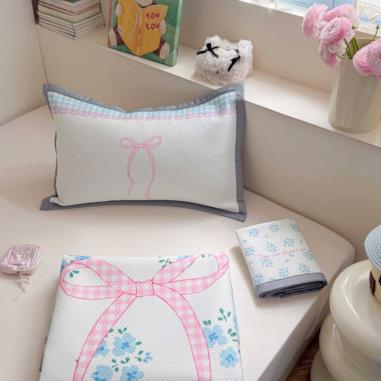 91家纺网 家纺一手货源 找家纺 Sweet dreams甜梦 2026新款数码印花大板凉感豆豆席 花花蝴蝶结