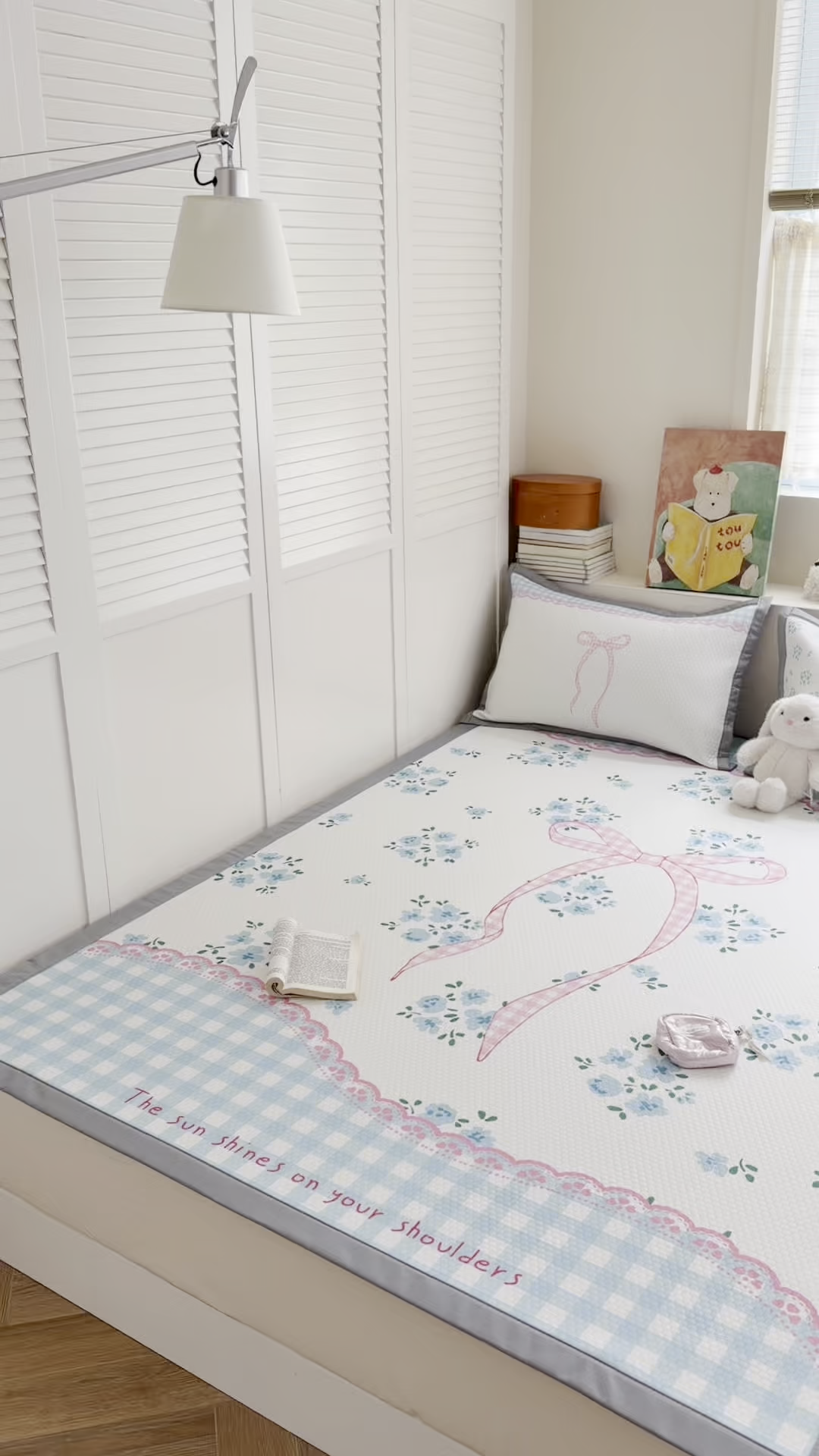 91家纺网 家纺一手货源 找家纺 Sweet dreams甜梦 2026新款数码印花大板凉感豆豆席 花花蝴蝶结