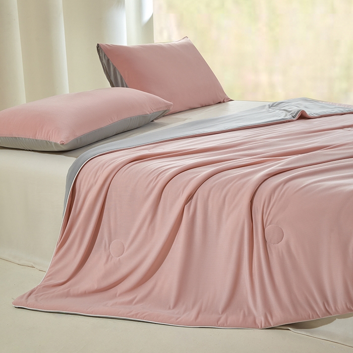 91家纺网 家纺一手货源 找家纺 （总）桃子家居 2026新款A类高品质冰冰凉雪花冰感凉皮双面加倍透气孔氨纶凉感夏被